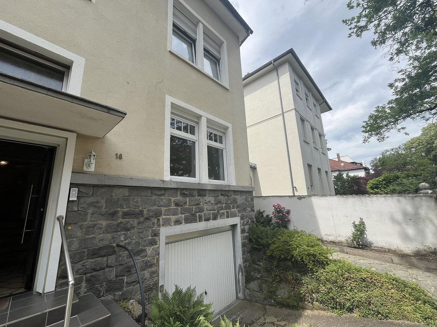 Pronájem bytu 5+1 155 m², Körnerstr.18, Offenbach, Hessen Pronájem bytu 5+1 155 m², Körnerstr.18, Offenbach, Hessen