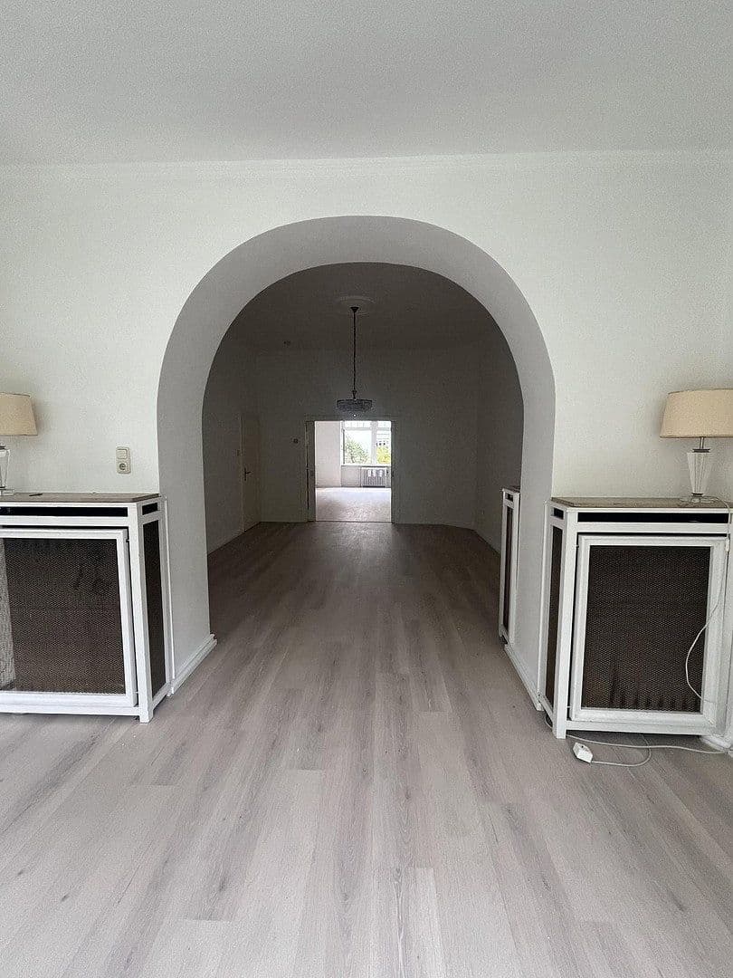 Pronájem bytu 5+1 155 m², Körnerstr.18, Offenbach, Hessen Pronájem bytu 5+1 155 m², Körnerstr.18, Offenbach, Hessen