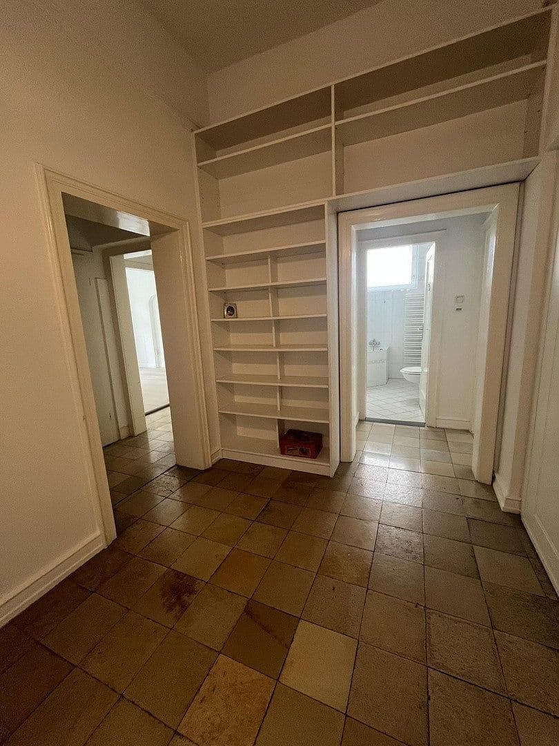 Pronájem bytu 5+1 155 m², Körnerstr.18, Offenbach, Hessen Pronájem bytu 5+1 155 m², Körnerstr.18, Offenbach, Hessen