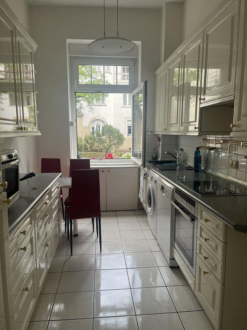 Pronájem bytu 5+1 155 m², Körnerstr.18, Offenbach, Hessen Pronájem bytu 5+1 155 m², Körnerstr.18, Offenbach, Hessen