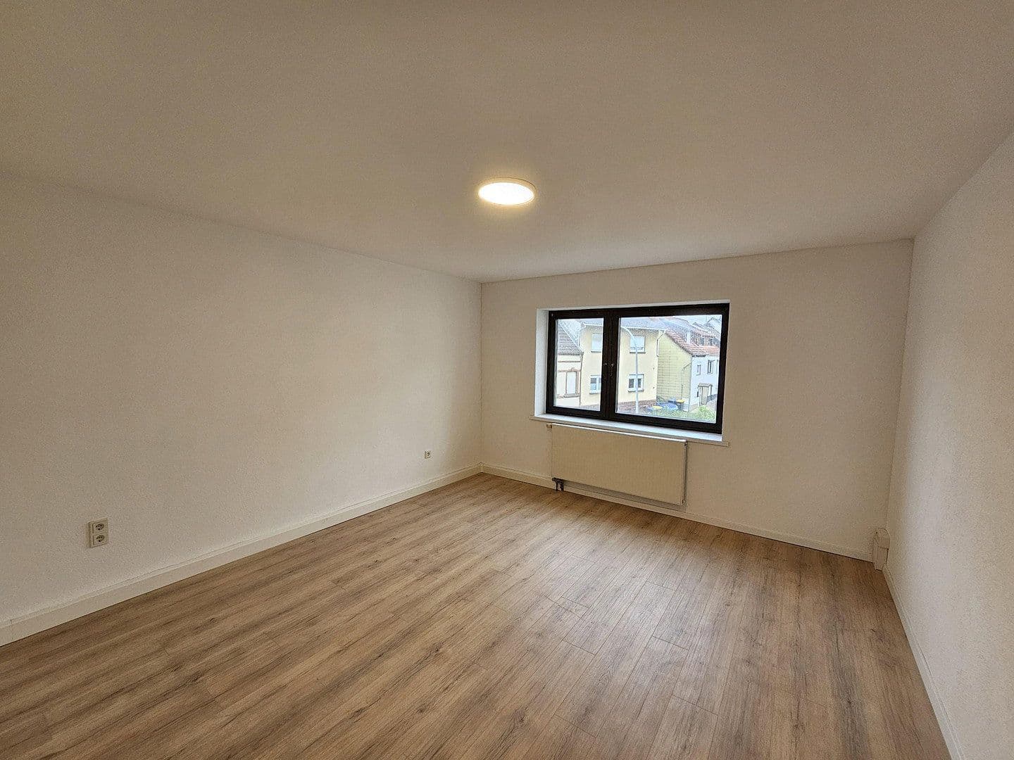 Pronájem bytu 2+1 48 m², Brückenstraße 26, Schiffweiler, Země Sársko Pronájem bytu 2+1 48 m², Brückenstraße 26, Schiffweiler, Země Sársko