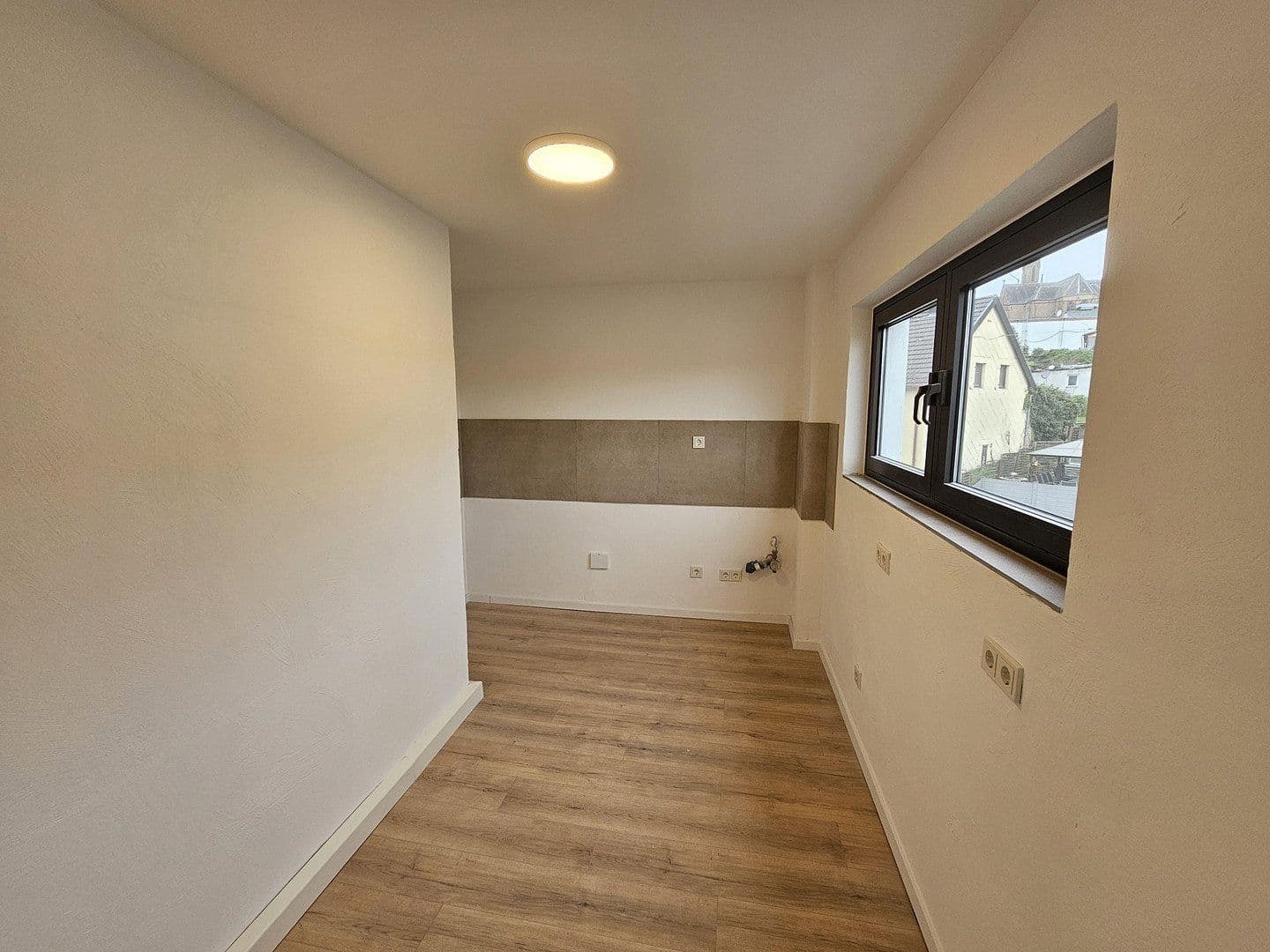 Pronájem bytu 3+1 62 m², Brückenstraße 26, Schiffweiler, Země Sársko Pronájem bytu 3+1 62 m², Brückenstraße 26, Schiffweiler, Země Sársko