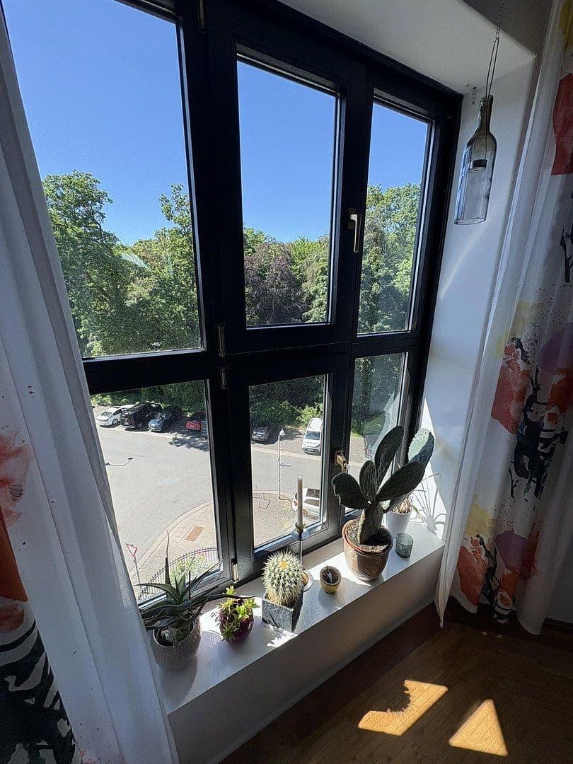 Pronájem bytu 3+1 214 m², Hannover, Dolní Sasko Pronájem bytu 3+1 214 m², Hannover, Dolní Sasko