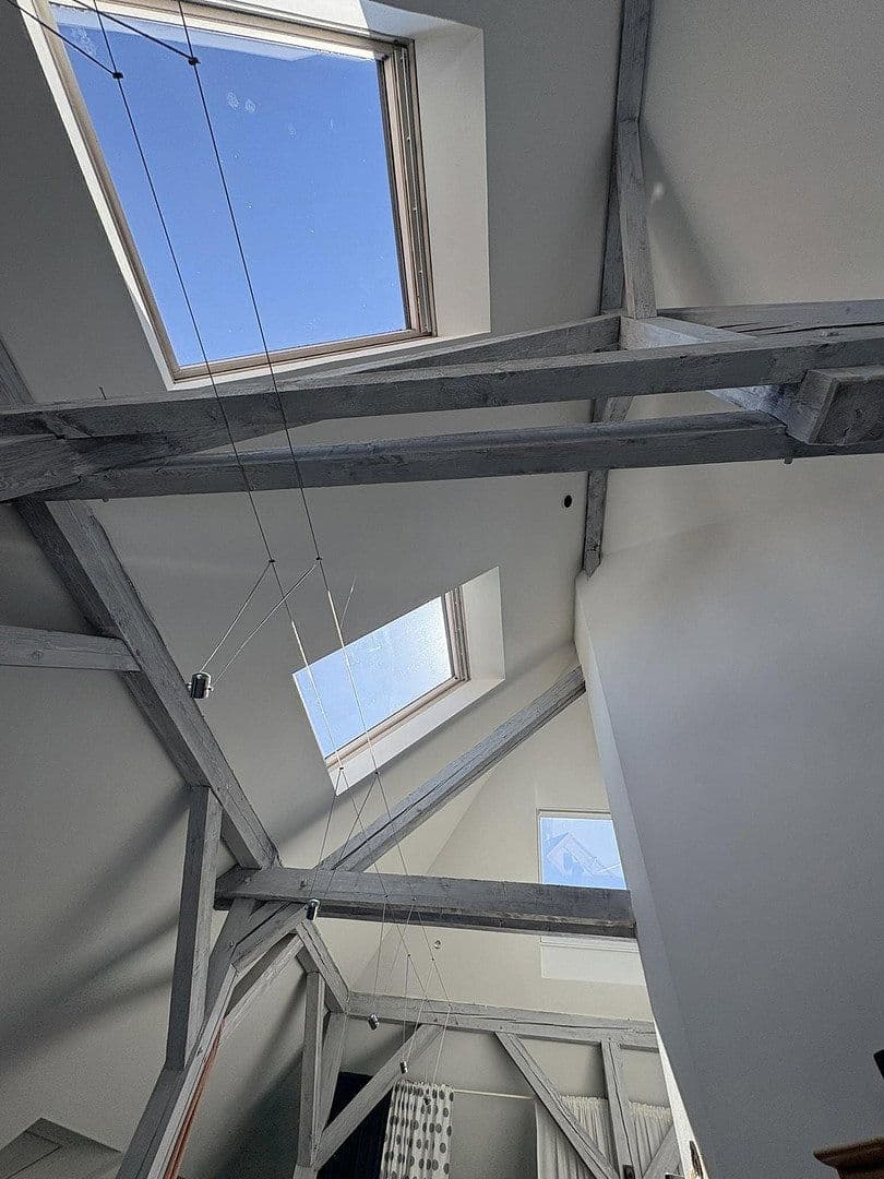 Pronájem bytu 3+1 214 m², Hannover, Dolní Sasko Pronájem bytu 3+1 214 m², Hannover, Dolní Sasko