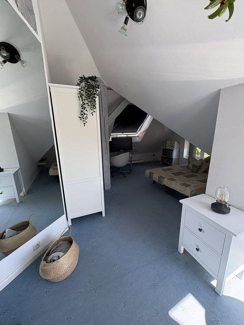 Pronájem bytu 3+1 214 m², Hannover, Dolní Sasko Pronájem bytu 3+1 214 m², Hannover, Dolní Sasko