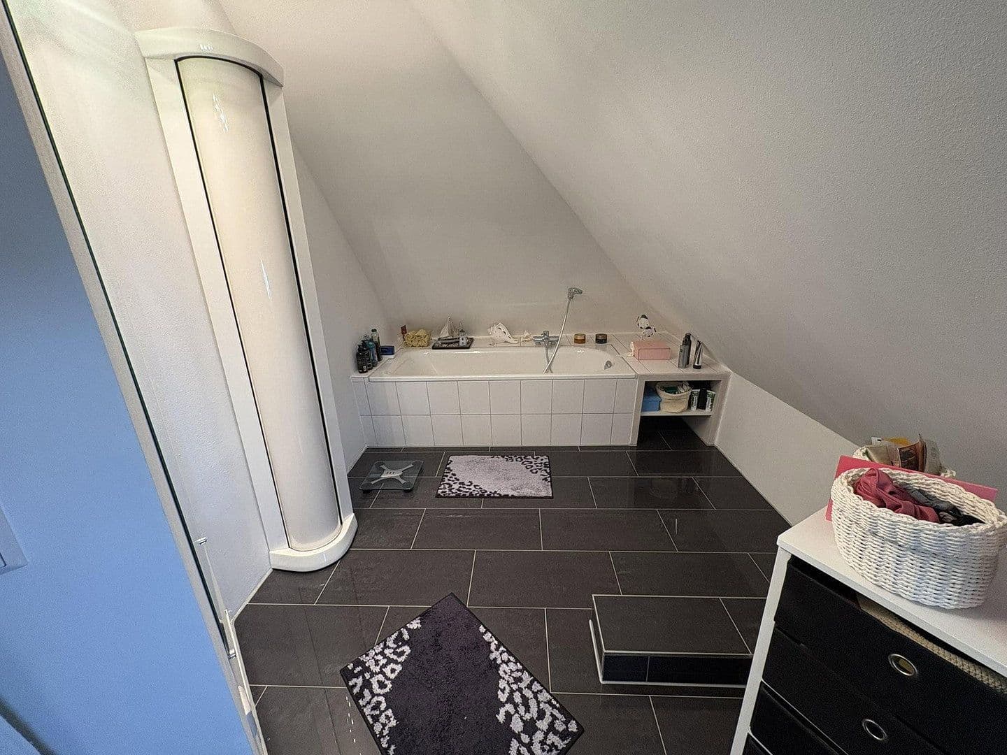 Pronájem bytu 3+1 214 m², Hannover, Dolní Sasko Pronájem bytu 3+1 214 m², Hannover, Dolní Sasko