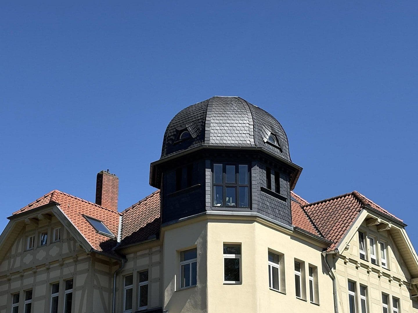Pronájem bytu 3+1 214 m², Hannover, Dolní Sasko Pronájem bytu 3+1 214 m², Hannover, Dolní Sasko