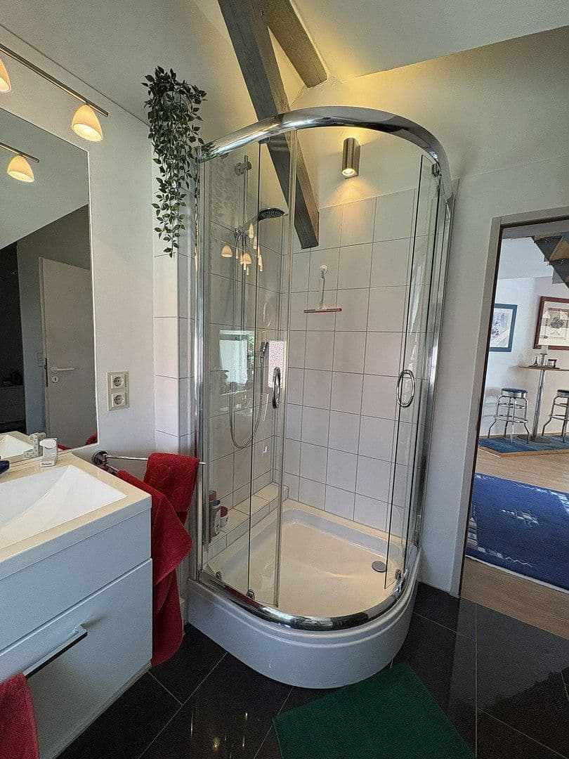 Pronájem bytu 3+1 214 m², Hannover, Dolní Sasko Pronájem bytu 3+1 214 m², Hannover, Dolní Sasko
