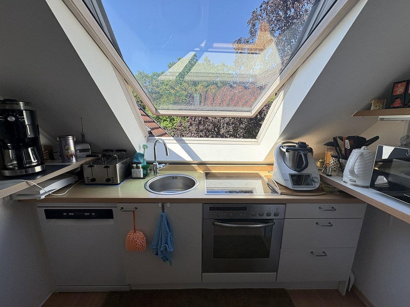 Pronájem bytu 3+1 214 m², Hannover, Dolní Sasko Pronájem bytu 3+1 214 m², Hannover, Dolní Sasko