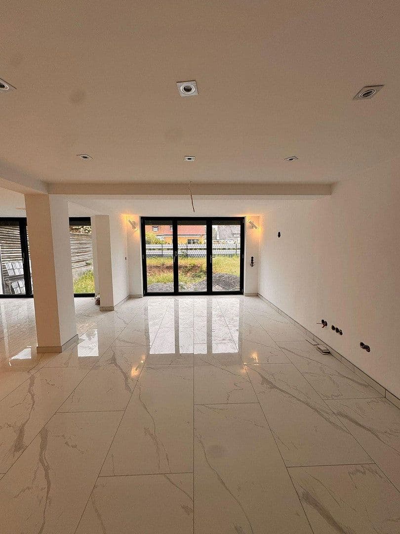Prodej domu 141 m², pozemek 418 m², Worms, Porýní-Falc Prodej domu 141 m², pozemek 418 m², Worms, Porýní-Falc