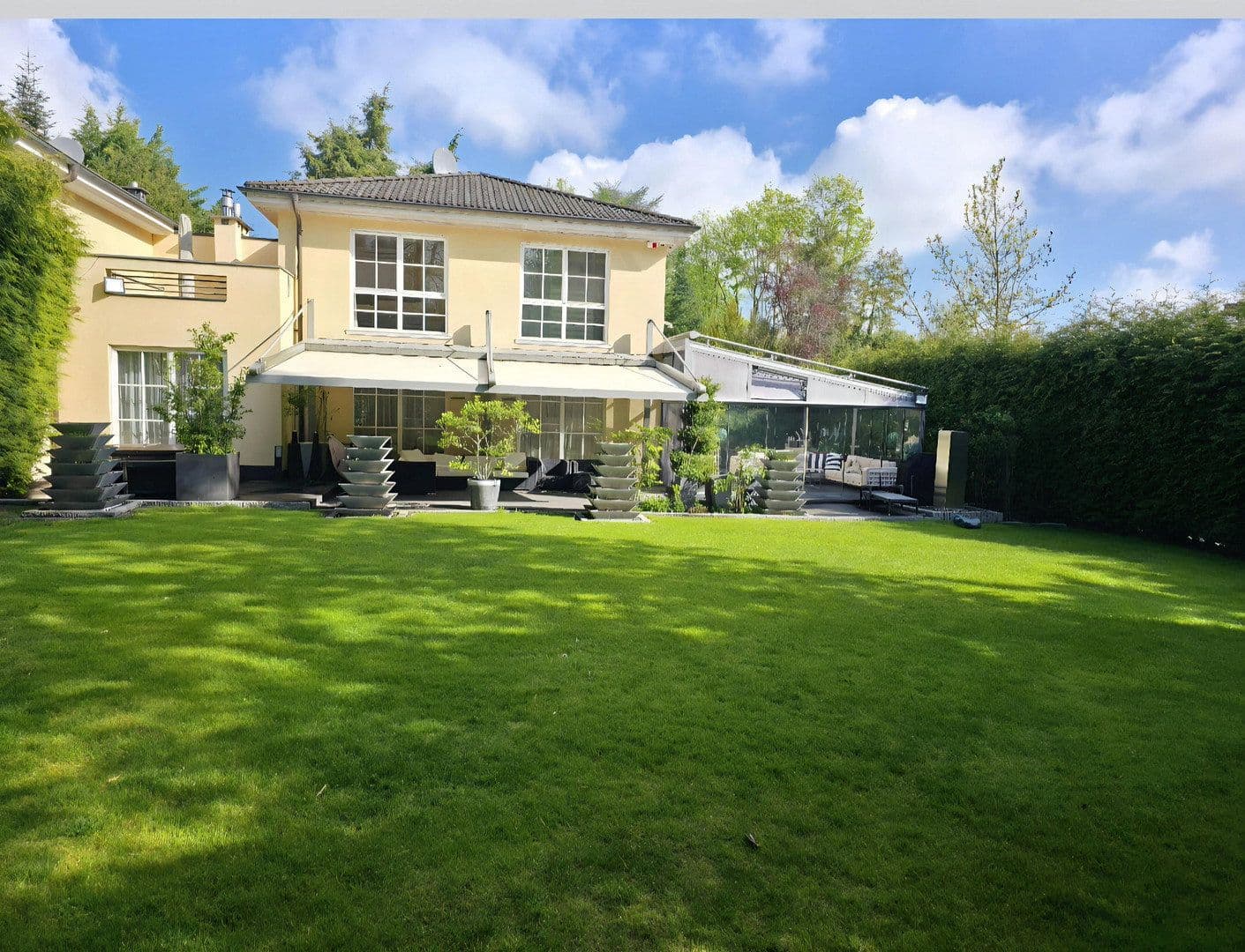 Prodej domu 202 m², pozemek 1.000 m², Köln, Severní Porýní-Vestfálsko Prodej domu 202 m², pozemek 1.000 m², Köln, Severní Porýní-Vestfálsko