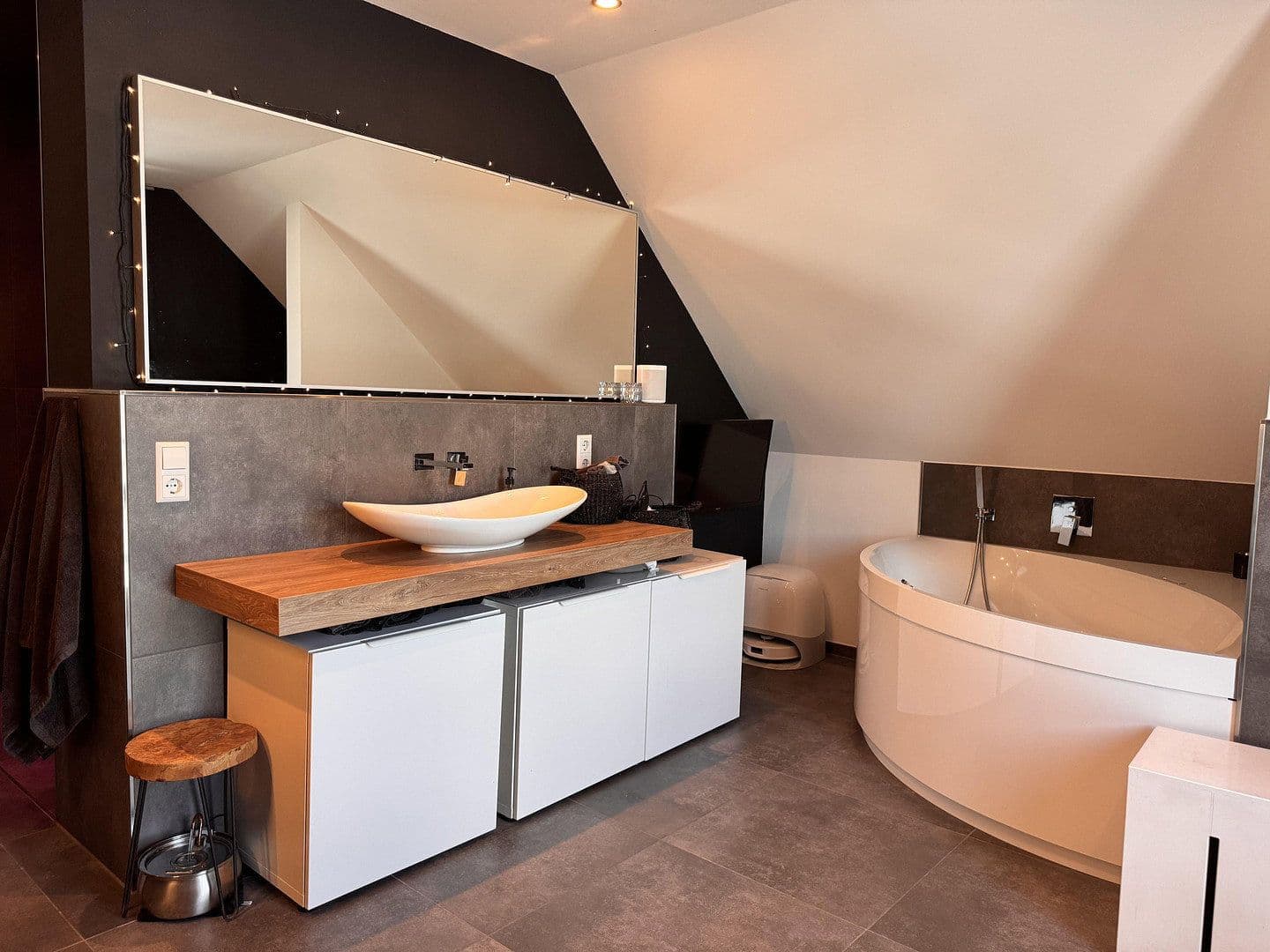Prodej domu 200 m², pozemek 797 m², Herford, Severní Porýní-Vestfálsko Prodej domu 200 m², pozemek 797 m², Herford, Severní Porýní-Vestfálsko
