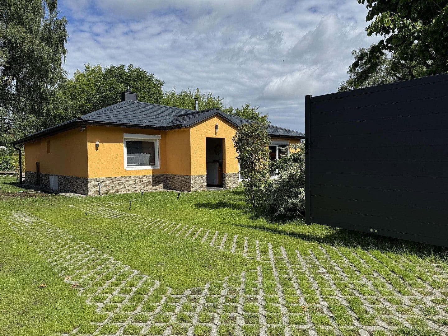 Pronájem domu 126 m², pozemek 813 m², Berlin - Reinickendorf, Berlín Pronájem domu 126 m², pozemek 813 m², Berlin - Reinickendorf, Berlín