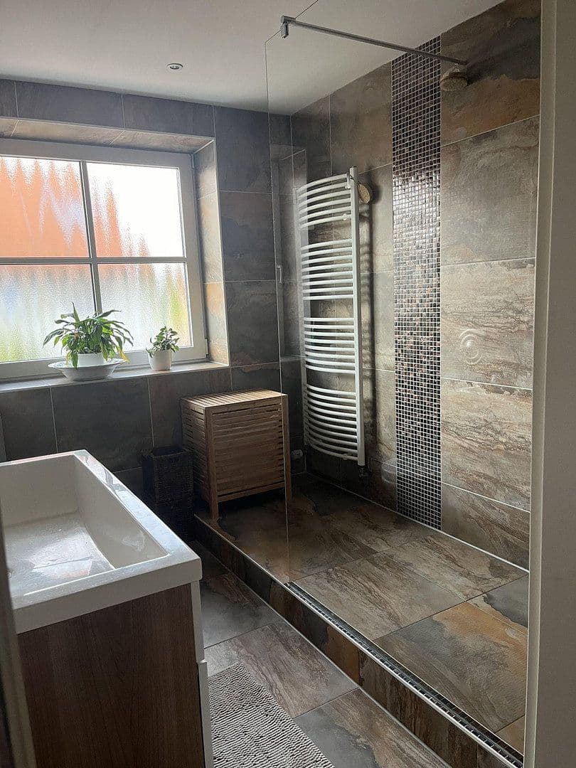 Prodej domu 98 m², pozemek 128 m², Laatzen, Dolní Sasko Prodej domu 98 m², pozemek 128 m², Laatzen, Dolní Sasko