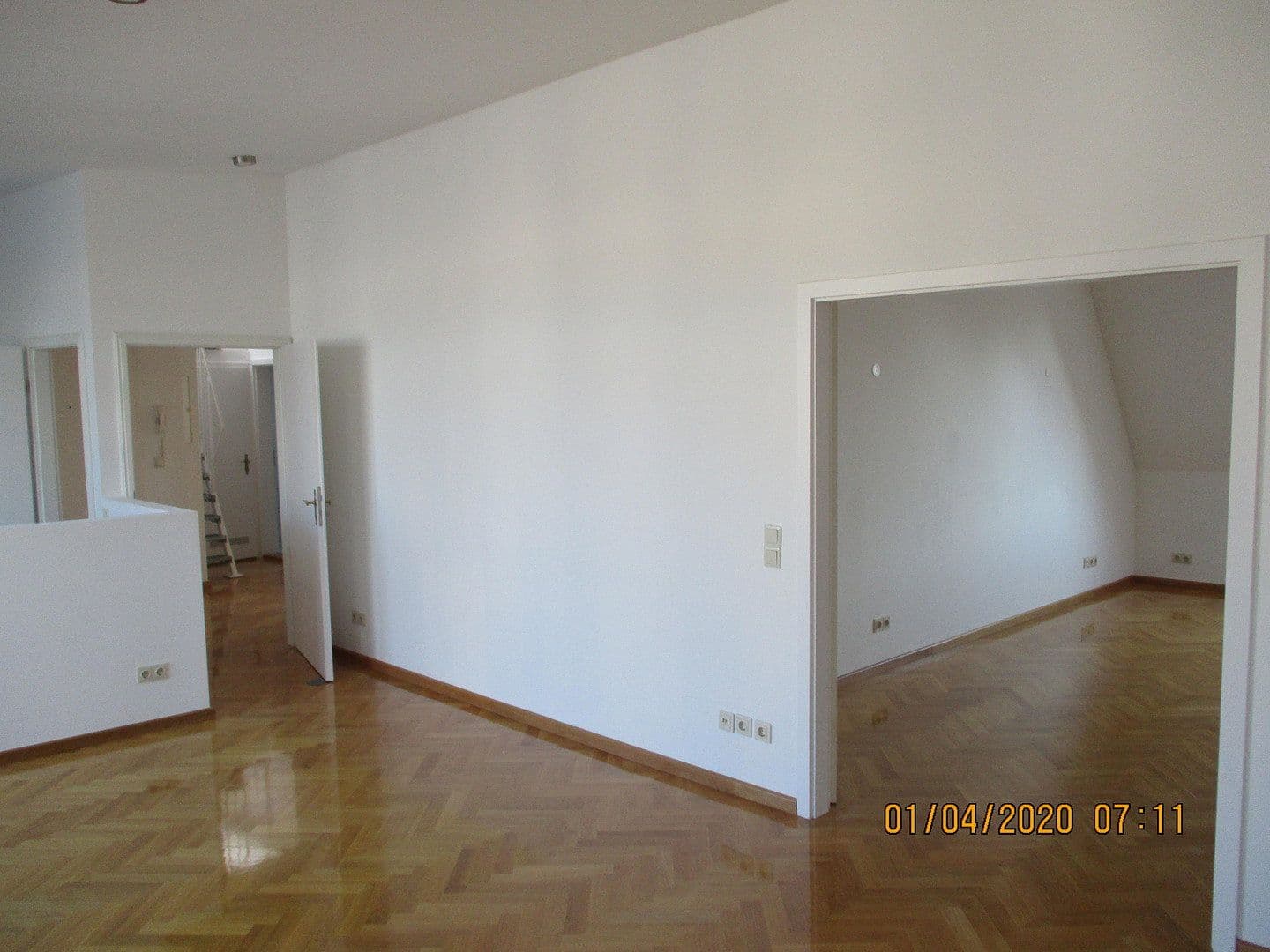 Pronájem bytu 4+1 105 m², Berlin, Berlín Pronájem bytu 4+1 105 m², Berlin, Berlín