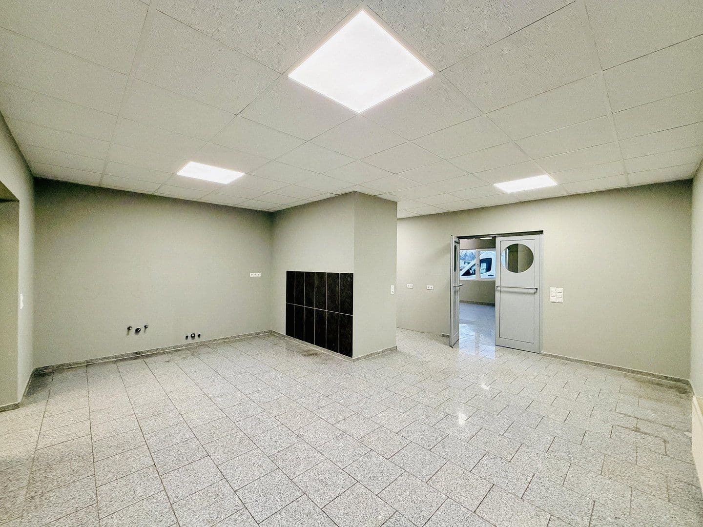 Pronájem nebytového prostoru 230 m², Draisstraße 1, Karlsbad, Bádensko-Württembersko Pronájem nebytového prostoru 230 m², Draisstraße 1, Karlsbad, Bádensko-Württembersko