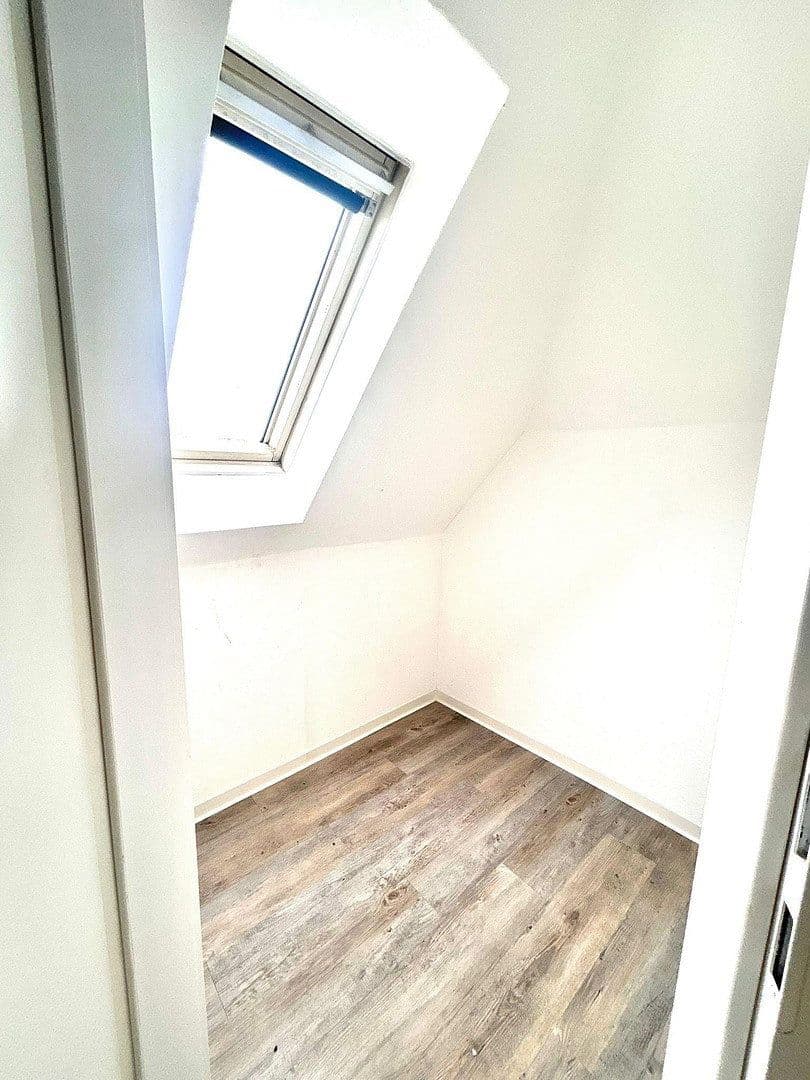 Pronájem bytu 2+1 90 m², Lutherstraße 8, Osnabrück, Dolní Sasko Pronájem bytu 2+1 90 m², Lutherstraße 8, Osnabrück, Dolní Sasko
