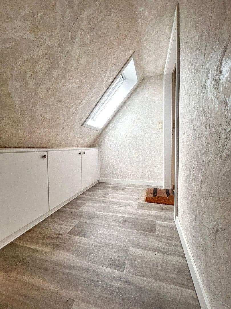Pronájem bytu 2+1 90 m², Lutherstraße 8, Osnabrück, Dolní Sasko Pronájem bytu 2+1 90 m², Lutherstraße 8, Osnabrück, Dolní Sasko
