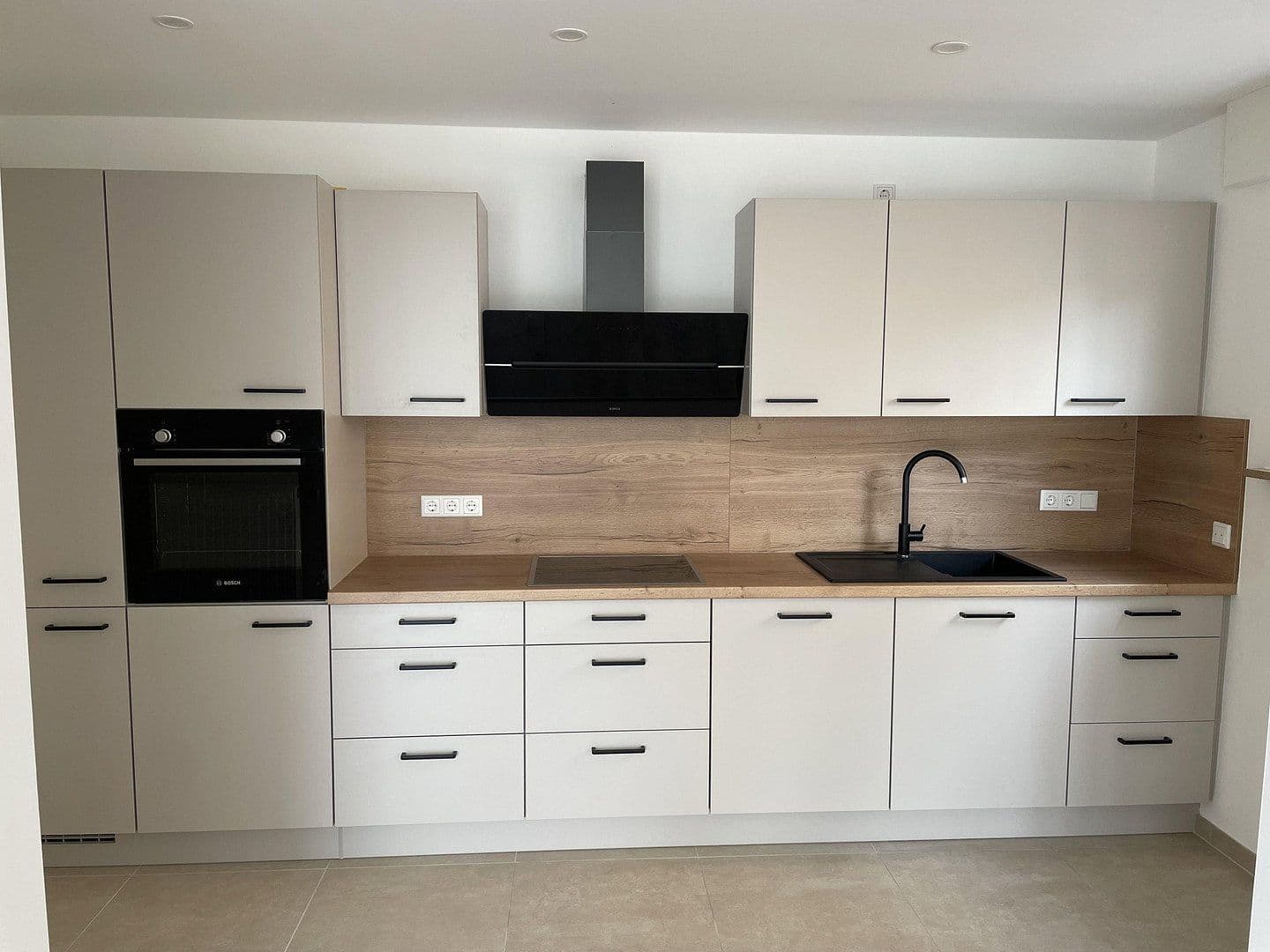 Pronájem bytu 2+1 79 m², Hausmannstr.21, Hanau, Hessen Pronájem bytu 2+1 79 m², Hausmannstr.21, Hanau, Hessen