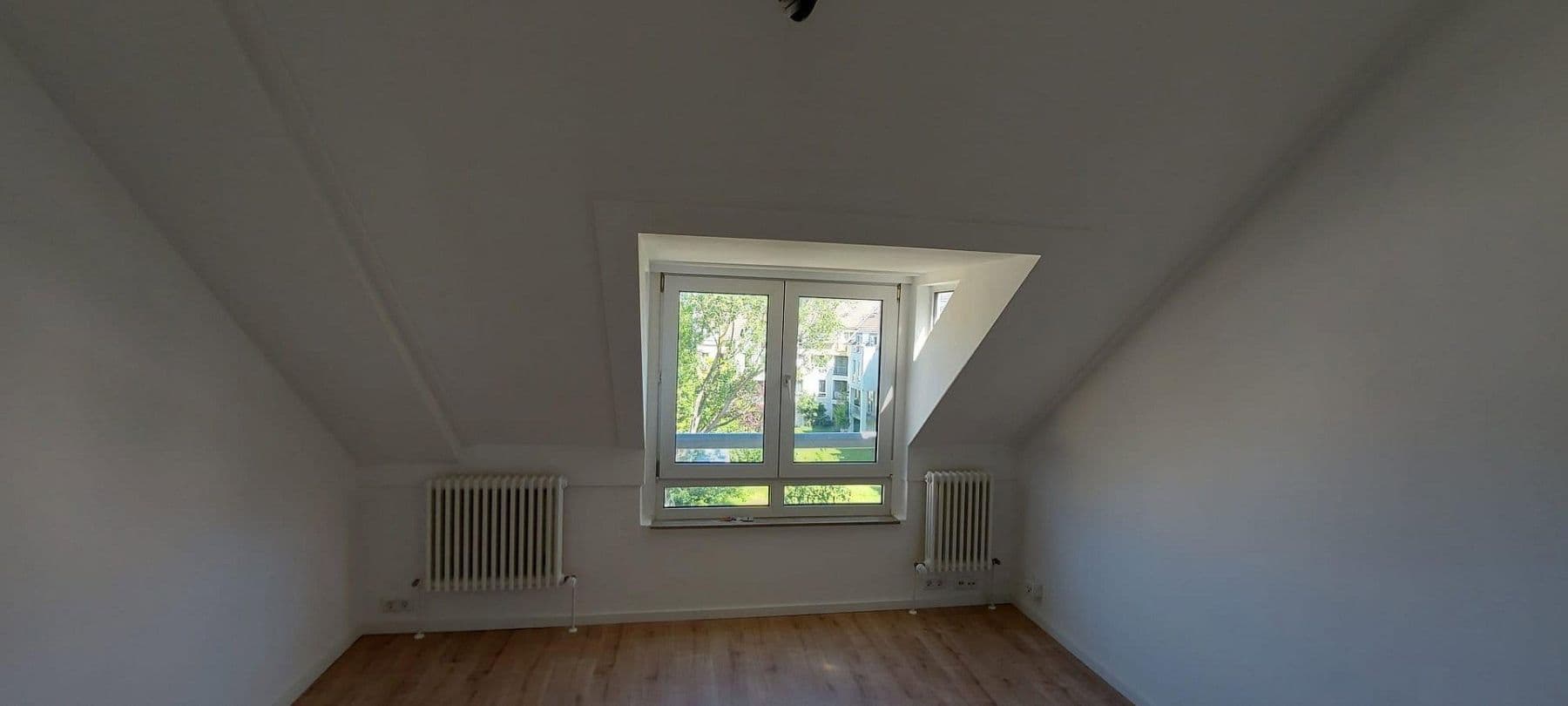 Pronájem bytu 1+1 40 m², Sudetenstr. 67, Bonn, Severní Porýní-Vestfálsko Pronájem bytu 1+1 40 m², Sudetenstr. 67, Bonn, Severní Porýní-Vestfálsko