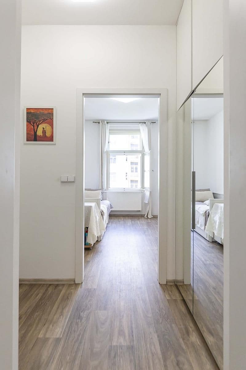 Prodej bytu 2+kk 41 m², Orelská, Praha, Praha Prodej bytu 2+kk 41 m², Orelská, Praha, Praha