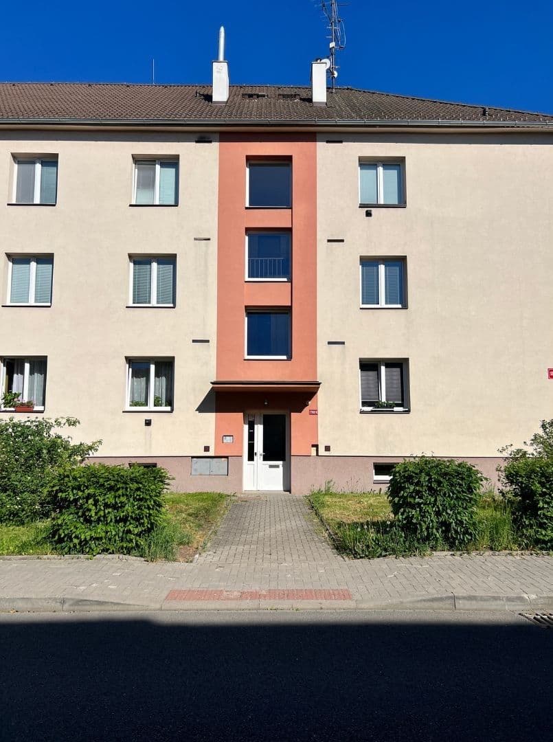 Pronájem bytu 2+kk 49 m², Sídliště Generála J. Kholla, Rakovník, Středočeský kraj Pronájem bytu 2+kk 49 m², Sídliště Generála J. Kholla, Rakovník, Středočeský kraj