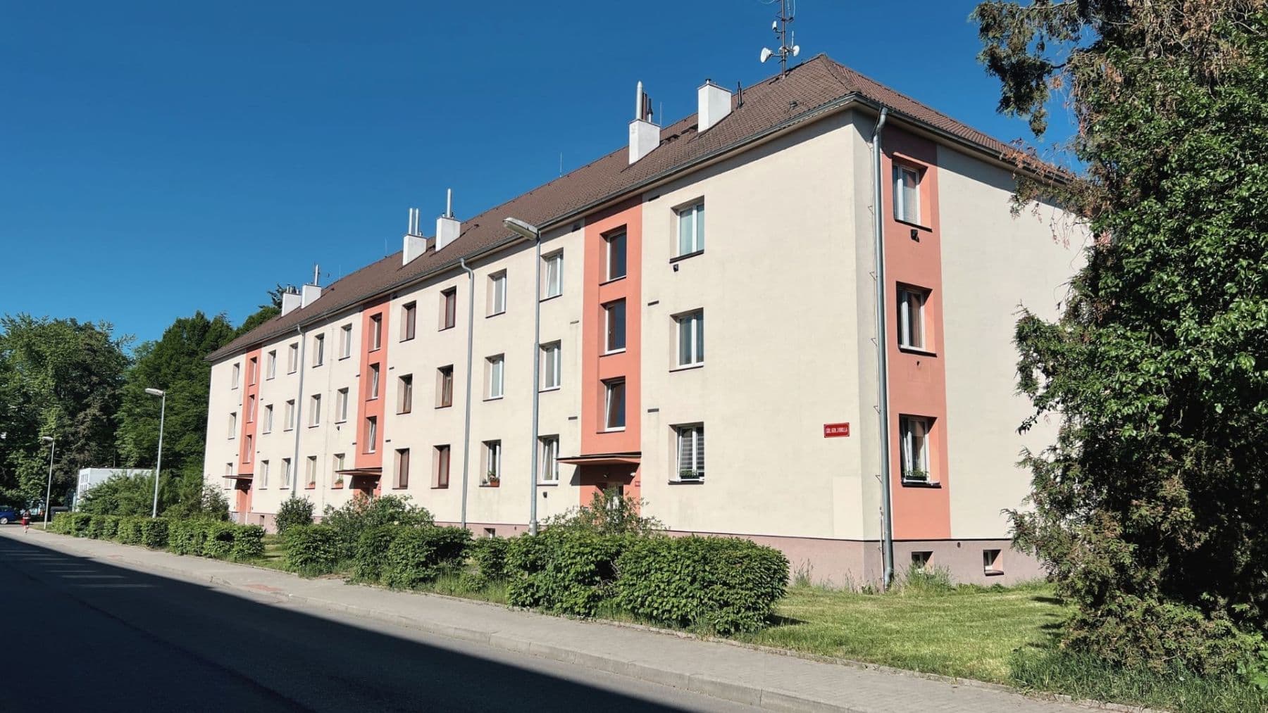 Pronájem bytu 2+kk 49 m², Sídliště Generála J. Kholla, Rakovník, Středočeský kraj Pronájem bytu 2+kk 49 m², Sídliště Generála J. Kholla, Rakovník, Středočeský kraj
