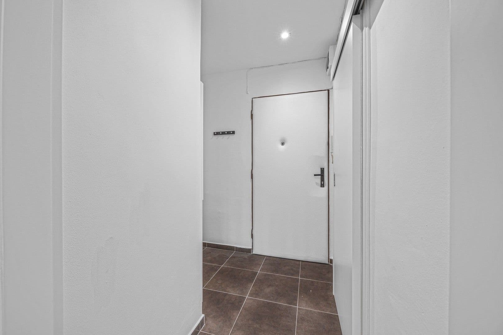 Pronájem bytu 1+kk 30 m², Jakutská, Praha, Praha Pronájem bytu 1+kk 30 m², Jakutská, Praha, Praha