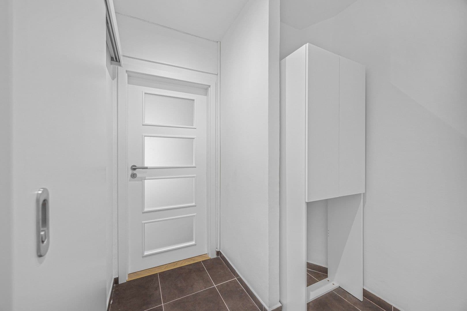 Pronájem bytu 1+kk 30 m², Jakutská, Praha, Praha Pronájem bytu 1+kk 30 m², Jakutská, Praha, Praha