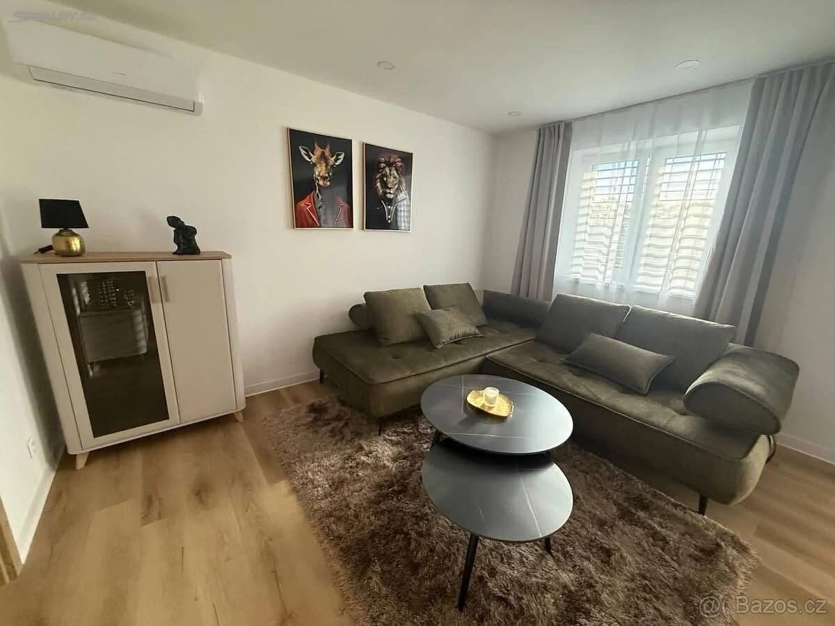 Prodej domu 200 m², pozemek 800 m², Moravany, Jihomoravský kraj Prodej domu 200 m², pozemek 800 m², Moravany, Jihomoravský kraj