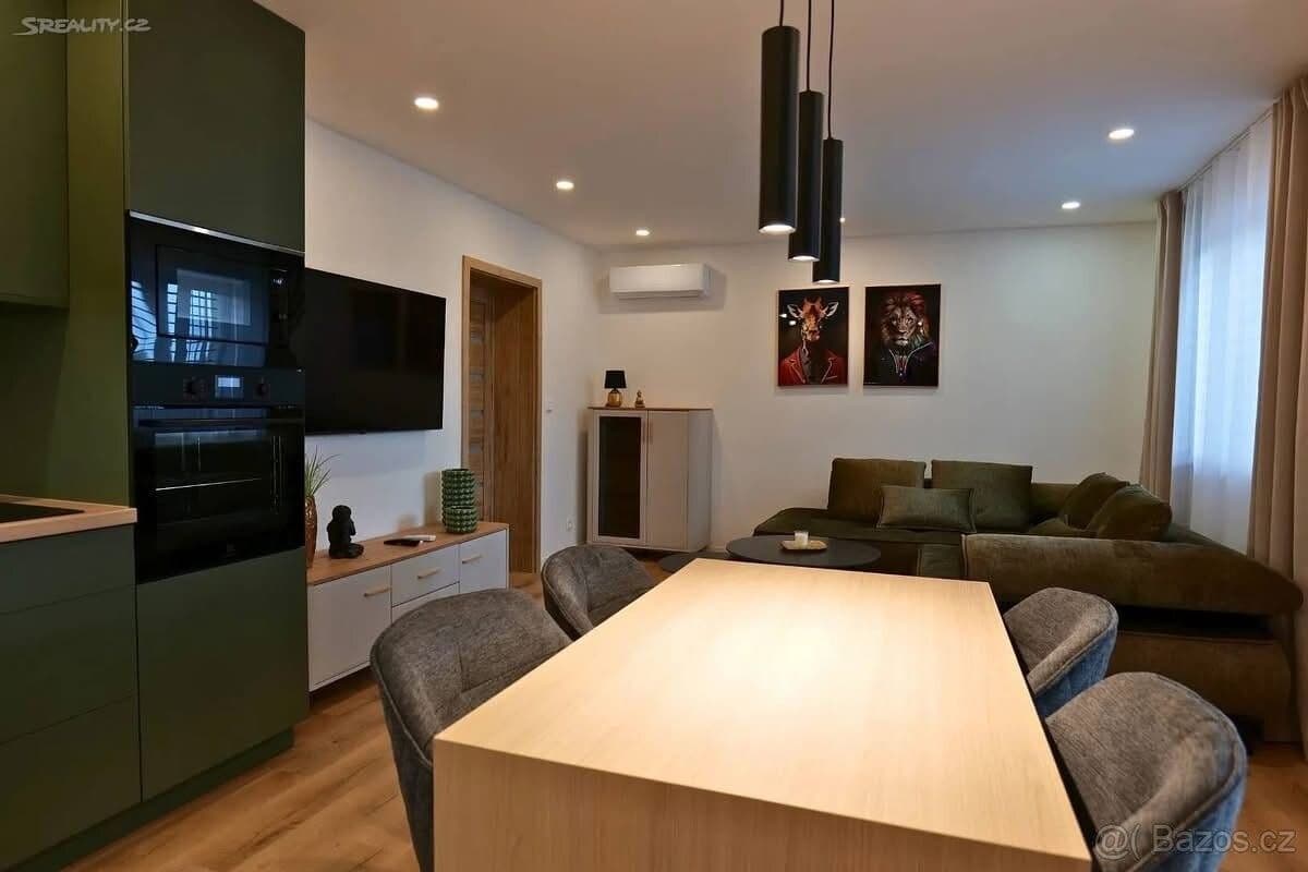 Prodej domu 200 m², pozemek 800 m², Moravany, Jihomoravský kraj Prodej domu 200 m², pozemek 800 m², Moravany, Jihomoravský kraj