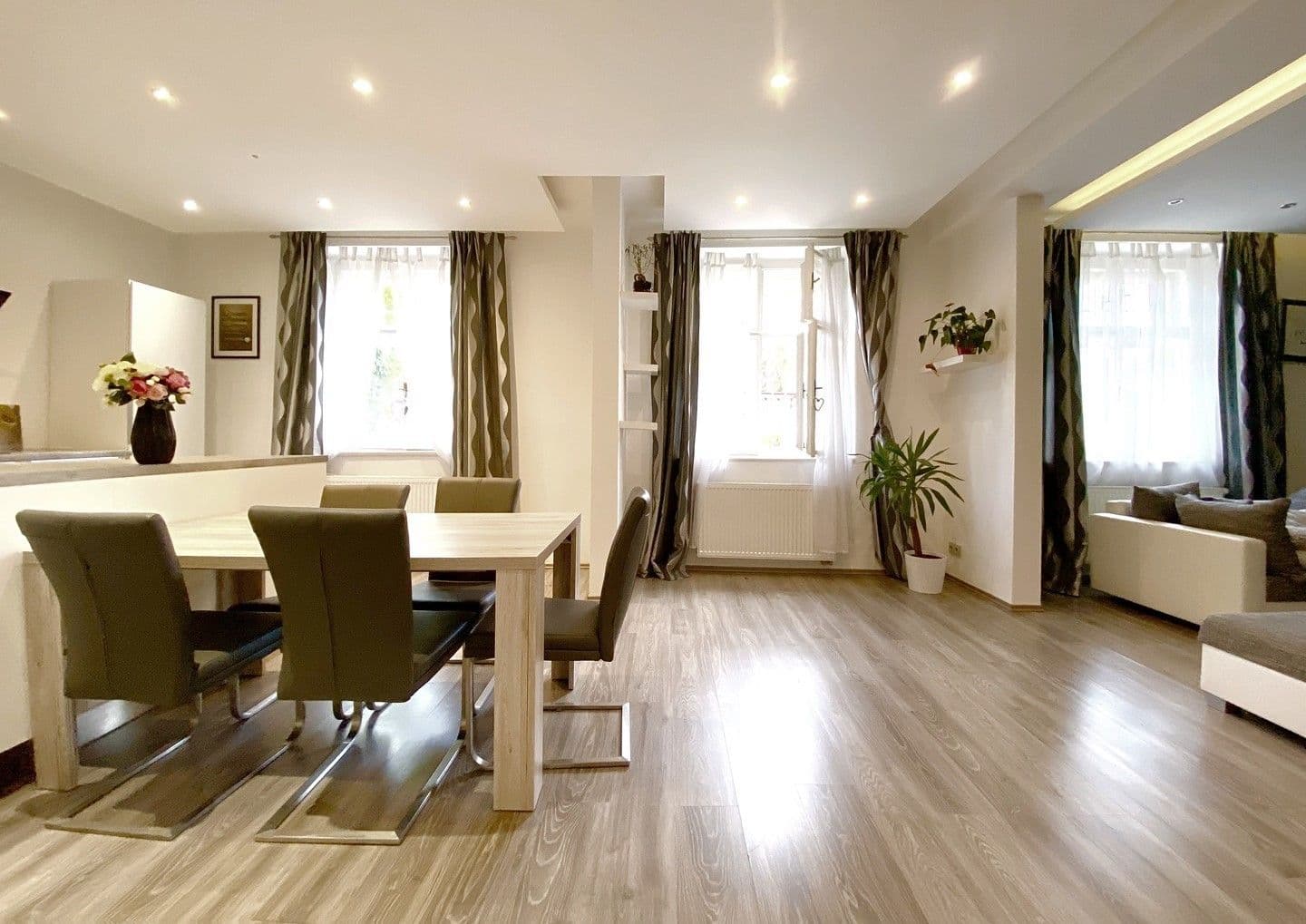 Pronájem bytu 3+kk 95 m², U Střešovických hřišť, Praha, Praha Pronájem bytu 3+kk 95 m², U Střešovických hřišť, Praha, Praha