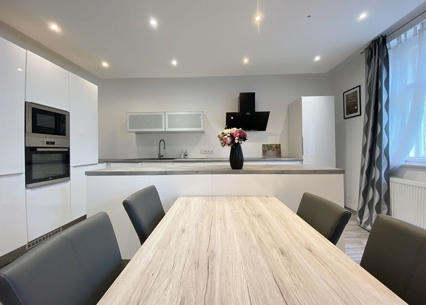 Pronájem bytu 3+kk 95 m², U Střešovických hřišť, Praha, Praha Pronájem bytu 3+kk 95 m², U Střešovických hřišť, Praha, Praha