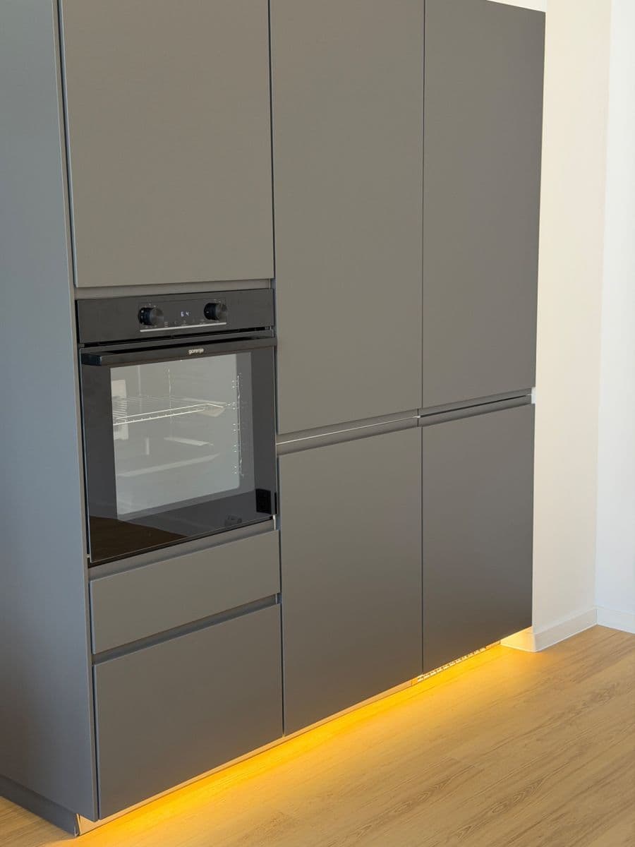 Prodej bytu 2+kk 43 m², Závodu míru, Karlovy Vary, Karlovarský kraj Prodej bytu 2+kk 43 m², Závodu míru, Karlovy Vary, Karlovarský kraj