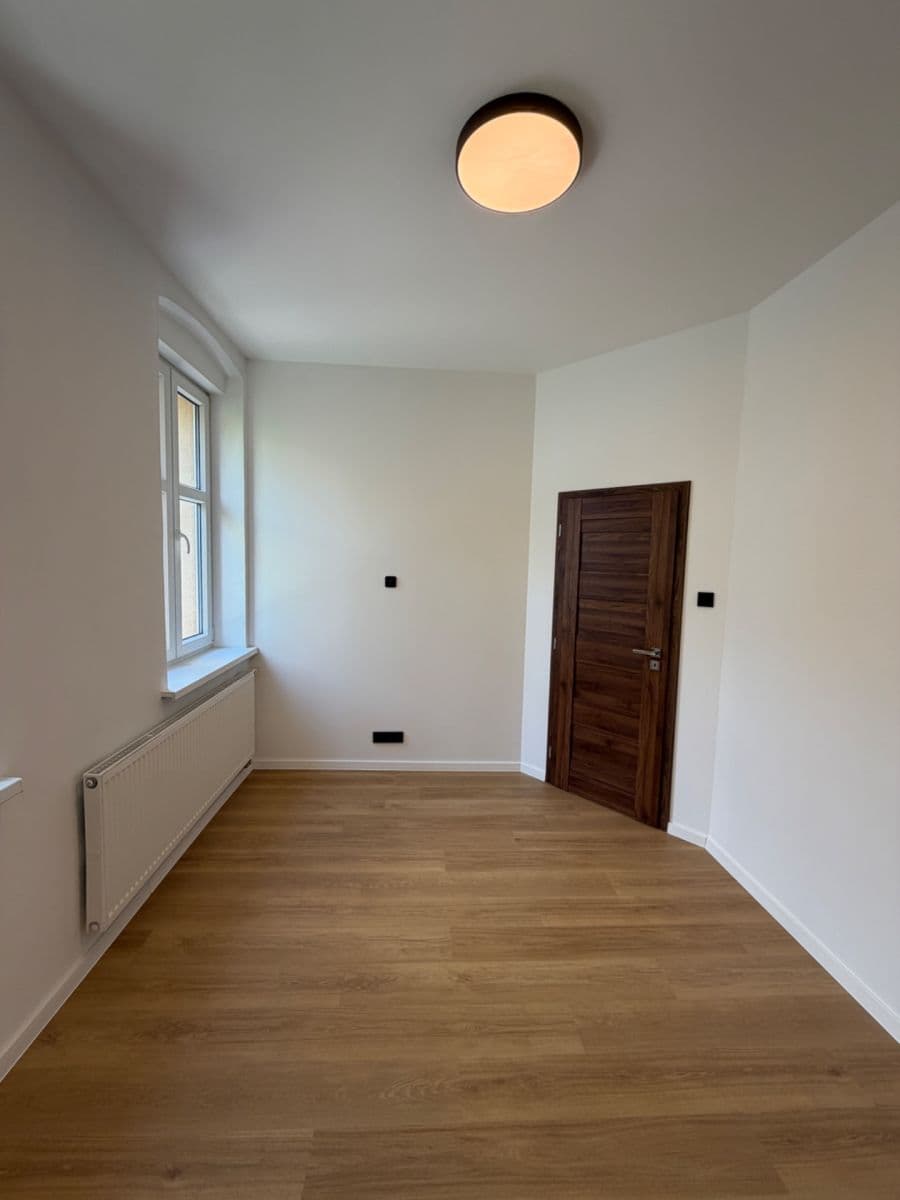 Prodej bytu 2+kk 43 m², Závodu míru, Karlovy Vary, Karlovarský kraj Prodej bytu 2+kk 43 m², Závodu míru, Karlovy Vary, Karlovarský kraj