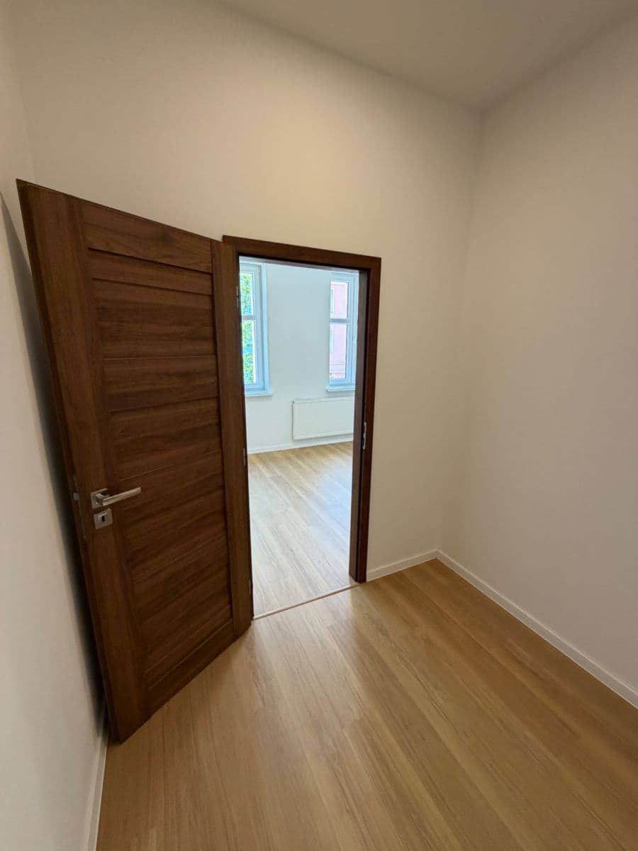 Prodej bytu 2+kk 43 m², Závodu míru, Karlovy Vary, Karlovarský kraj Prodej bytu 2+kk 43 m², Závodu míru, Karlovy Vary, Karlovarský kraj