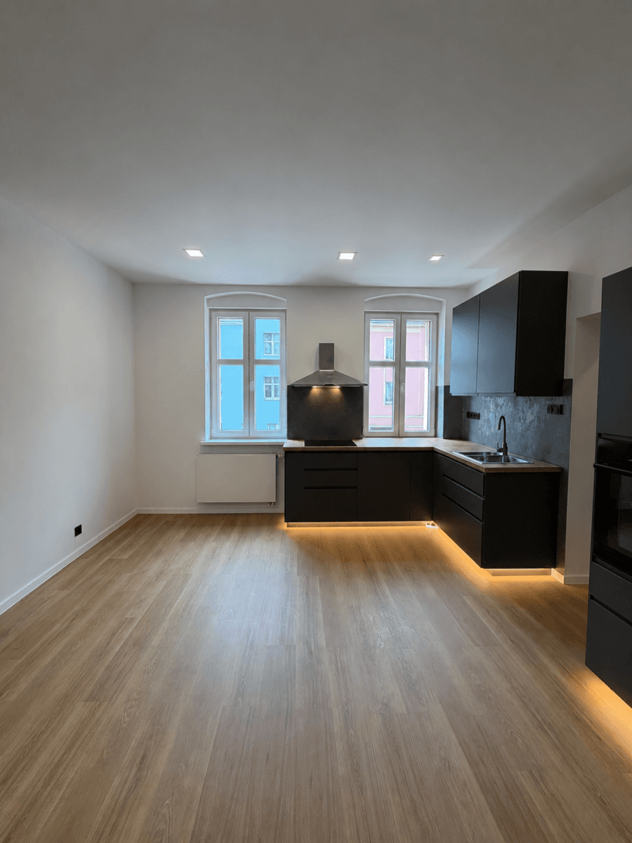Prodej bytu 2+kk 43 m², Závodu míru, Karlovy Vary, Karlovarský kraj Prodej bytu 2+kk 43 m², Závodu míru, Karlovy Vary, Karlovarský kraj