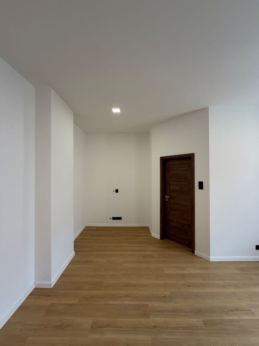 Prodej bytu 2+kk 43 m², Závodu míru, Karlovy Vary, Karlovarský kraj Prodej bytu 2+kk 43 m², Závodu míru, Karlovy Vary, Karlovarský kraj