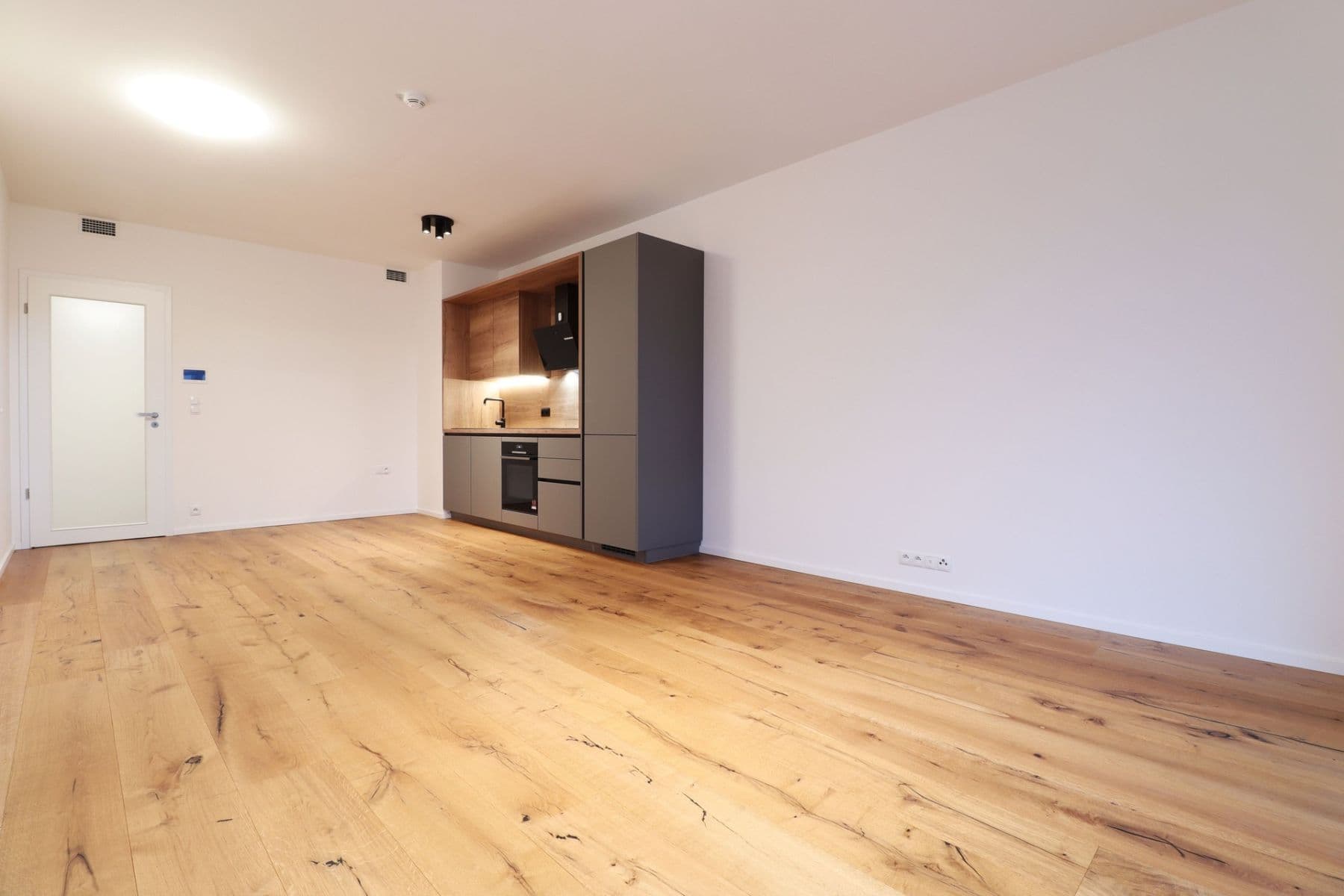Pronájem bytu 1+kk 45 m², Ramonova, Praha, Praha Pronájem bytu 1+kk 45 m², Ramonova, Praha, Praha