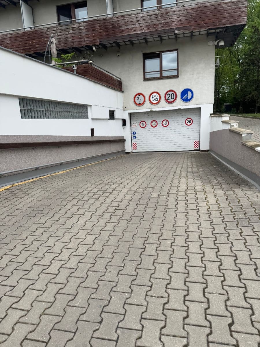 Prodej garáže 12 m², Švehlova, Praha, Praha Prodej garáže 12 m², Švehlova, Praha, Praha