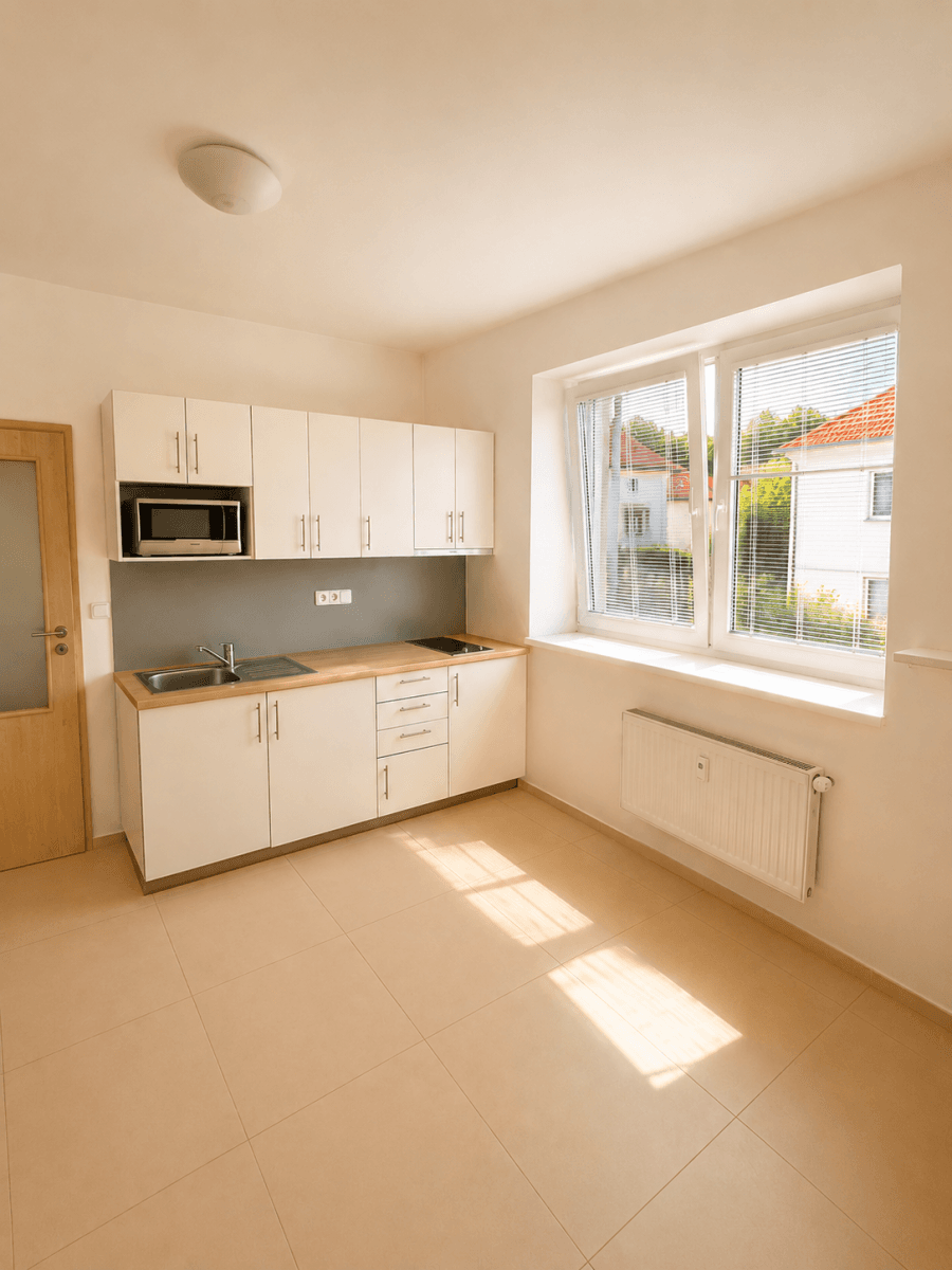 Pronájem bytu 1+kk 19 m², Sadařská, Brno, Jihomoravský kraj Pronájem bytu 1+kk 19 m², Sadařská, Brno, Jihomoravský kraj