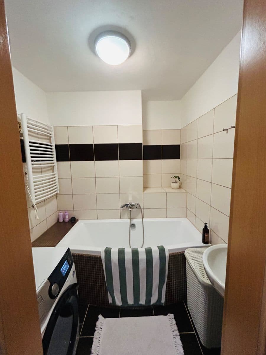 Prodej bytu 2+1 55 m², Okružní, Žďár nad Sázavou, Kraj Vysočina Prodej bytu 2+1 55 m², Okružní, Žďár nad Sázavou, Kraj Vysočina