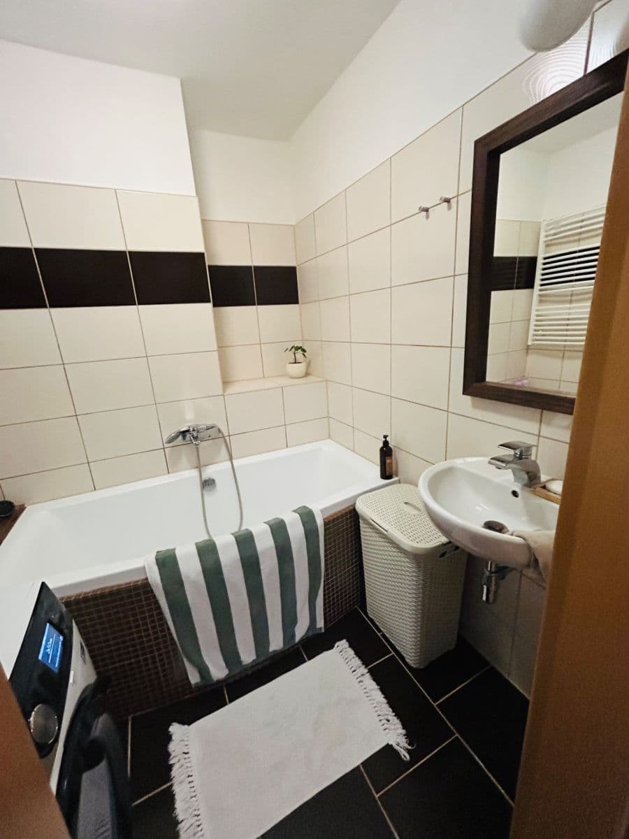 Prodej bytu 2+1 55 m², Okružní, Žďár nad Sázavou, Kraj Vysočina Prodej bytu 2+1 55 m², Okružní, Žďár nad Sázavou, Kraj Vysočina