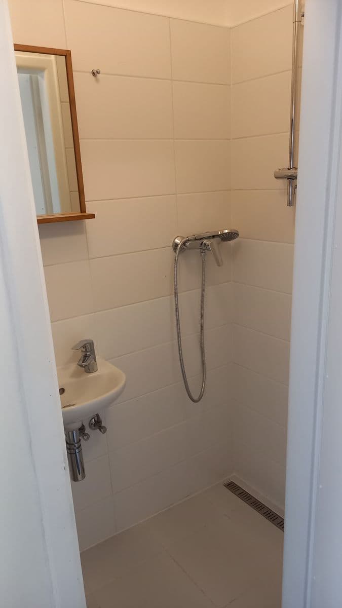 Pronájem bytu 1+kk 17 m², Jerevanská, Praha, Praha Pronájem bytu 1+kk 17 m², Jerevanská, Praha, Praha