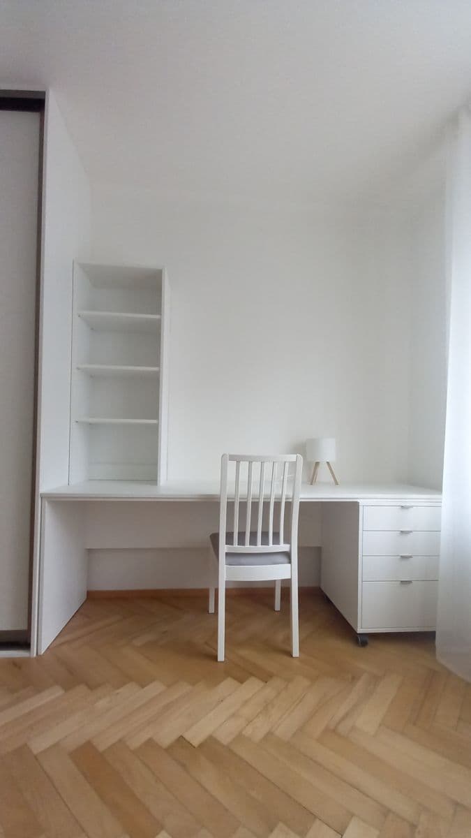 Pronájem bytu 1+kk 17 m², Jerevanská, Praha, Praha Pronájem bytu 1+kk 17 m², Jerevanská, Praha, Praha