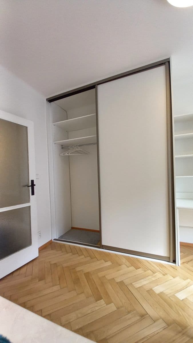 Pronájem bytu 1+kk 17 m², Jerevanská, Praha, Praha Pronájem bytu 1+kk 17 m², Jerevanská, Praha, Praha
