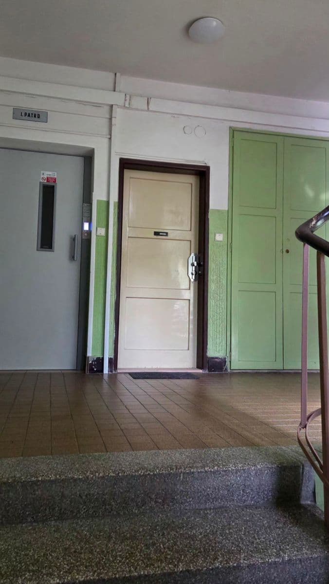 Pronájem bytu 1+kk 17 m², Jerevanská, Praha, Praha Pronájem bytu 1+kk 17 m², Jerevanská, Praha, Praha