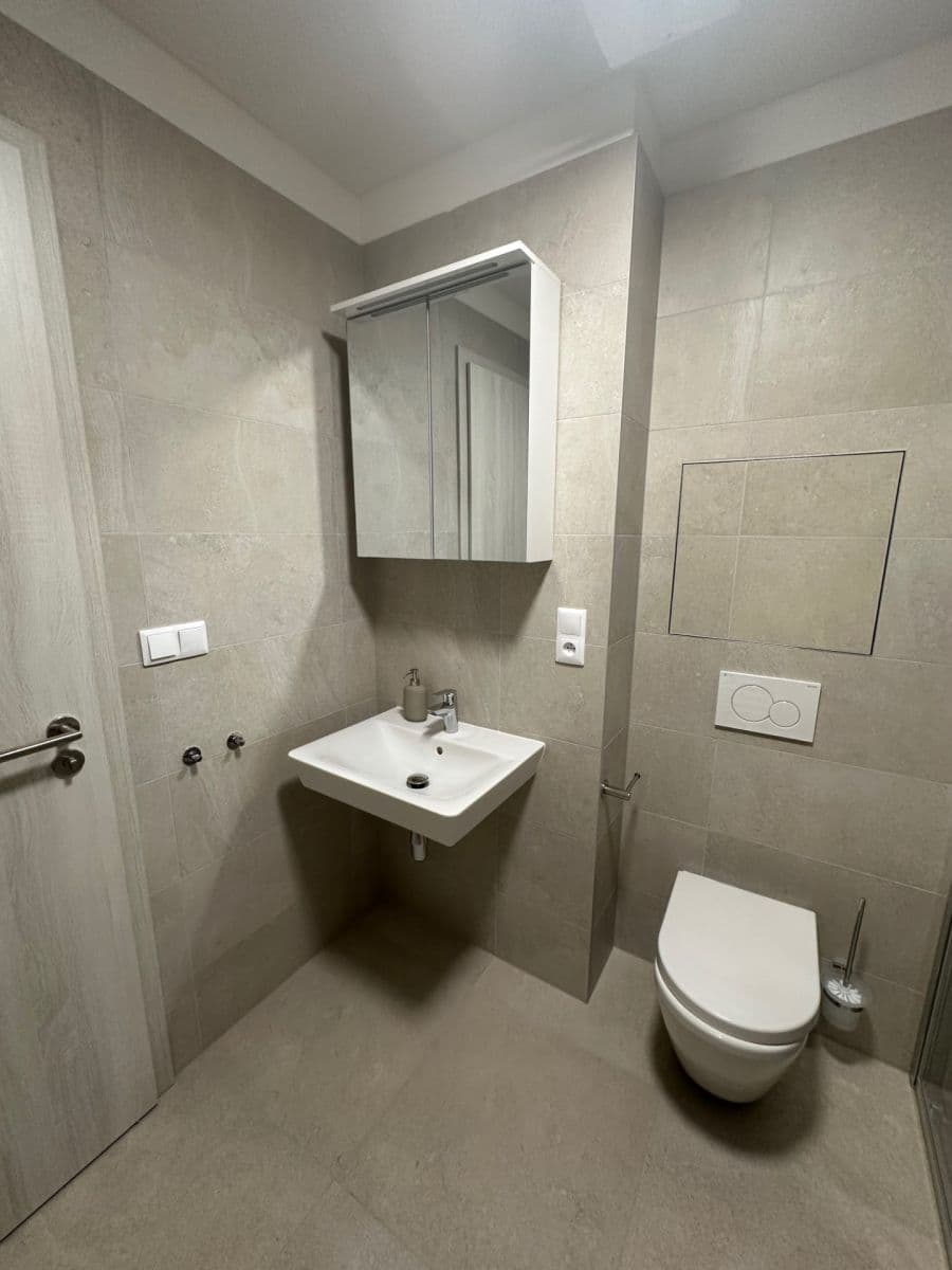 Pronájem bytu 2+kk 64 m², Křižíkova, Brno, Jihomoravský kraj Pronájem bytu 2+kk 64 m², Křižíkova, Brno, Jihomoravský kraj