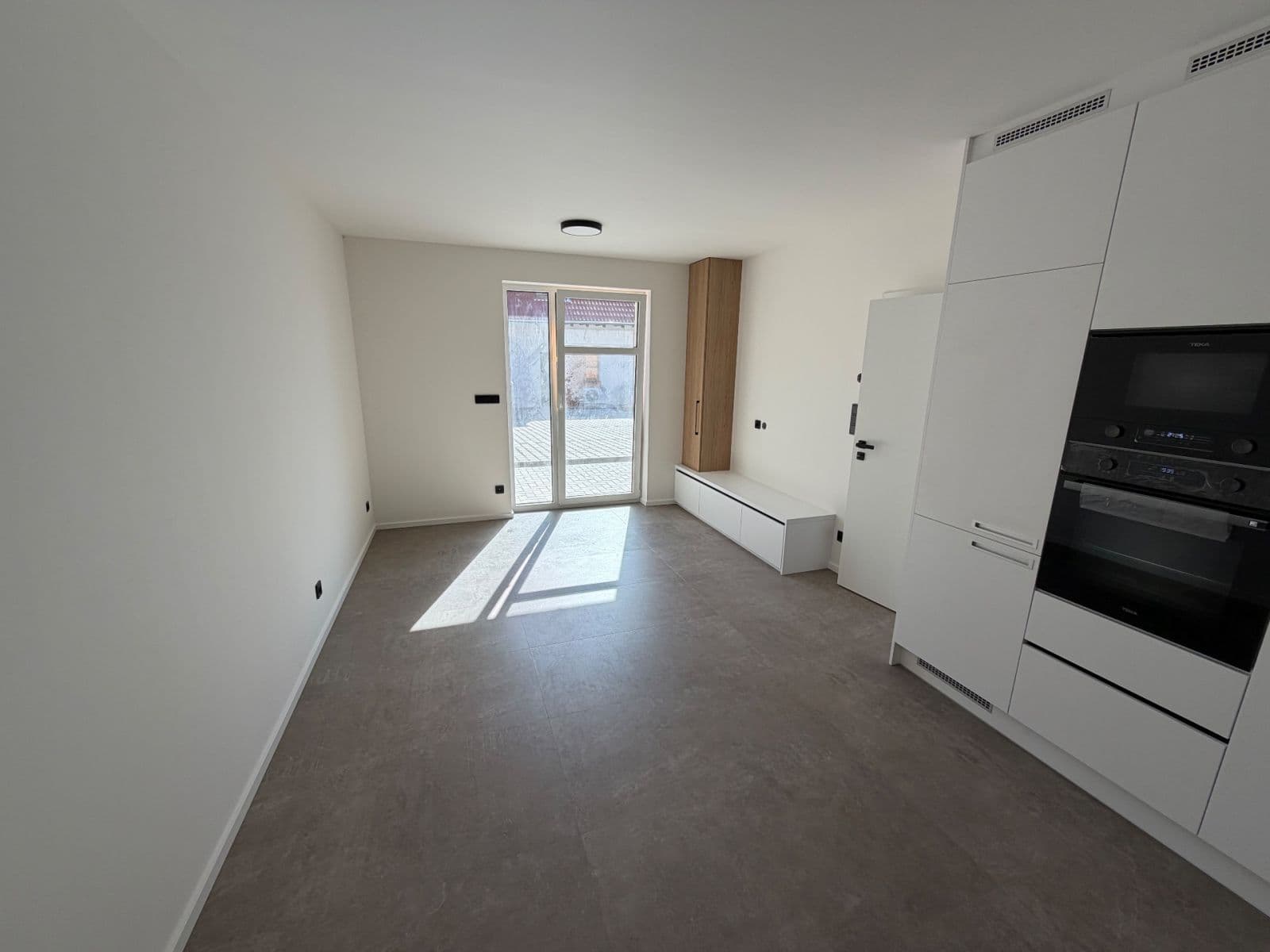 Pronájem bytu 4+kk 105 m², náměstí U Dubu, Stochov, Středočeský kraj Pronájem bytu 4+kk 105 m², náměstí U Dubu, Stochov, Středočeský kraj