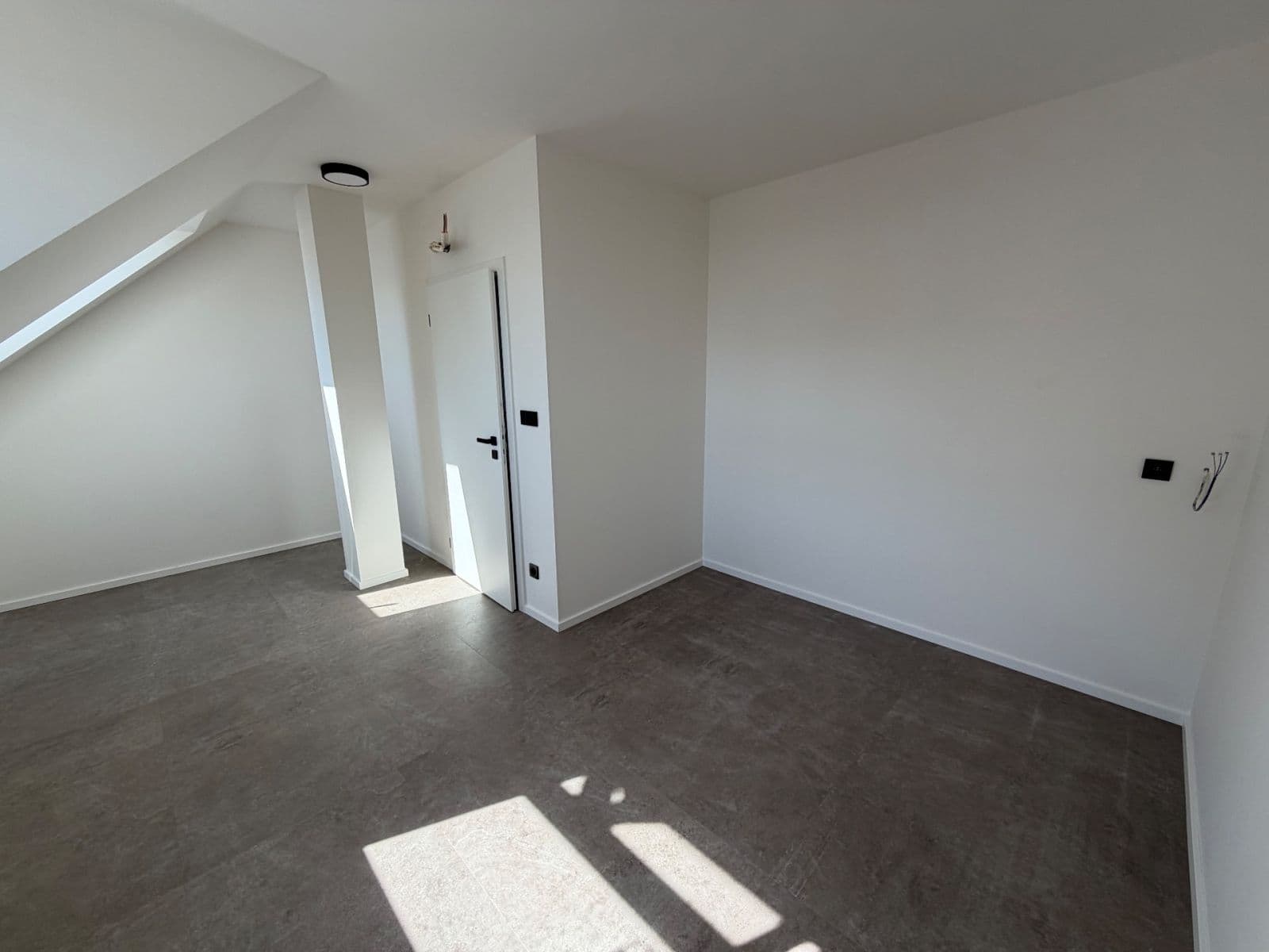 Pronájem bytu 4+kk 105 m², náměstí U Dubu, Stochov, Středočeský kraj Pronájem bytu 4+kk 105 m², náměstí U Dubu, Stochov, Středočeský kraj